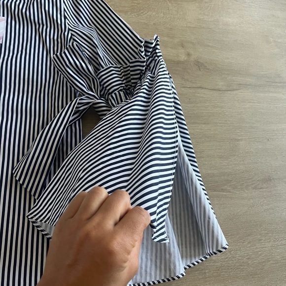 NWT ChicWish Top Blouse Stripes Charisma Bell
Sleeves White Blue SZ XL - Picture 4 of 9